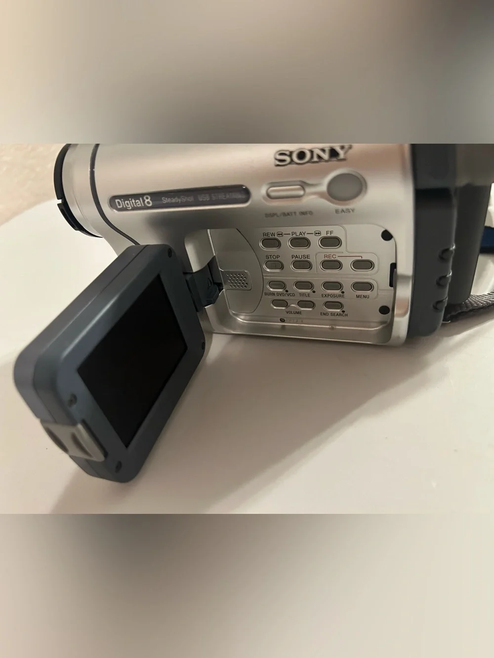 Sony Handycam DCR-TRV260 Digital Zoom Nightshot Camcorder W/some Accessories